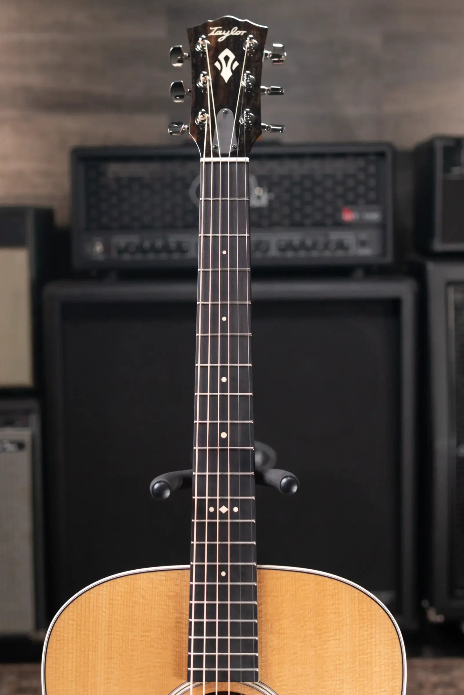 Taylor Gold Label 710e Dreadnought Acoustic/Electric Guitar with Hardshell Case