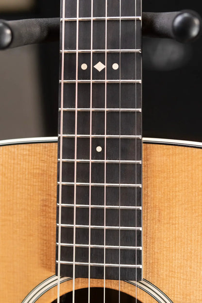 Taylor Gold Label 710e Dreadnought Acoustic/Electric Guitar with Hardshell Case