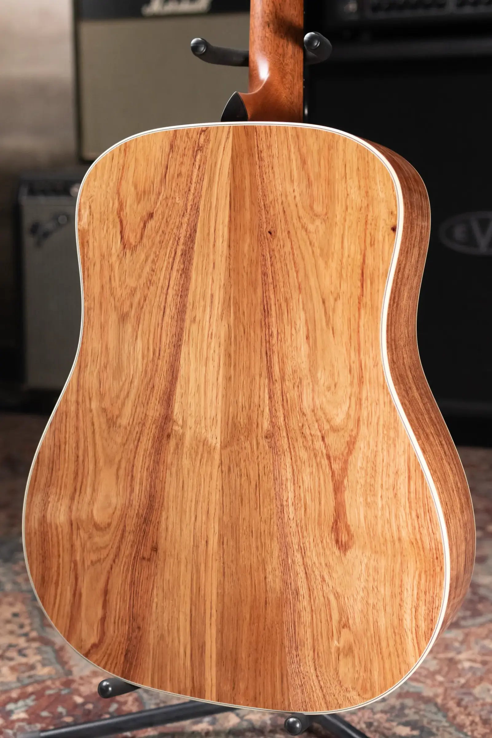 Taylor Gold Label 810e Dreadnought Acoustic/Electric Guitar with Hardshell Case