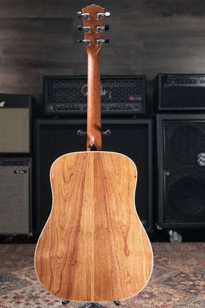 Taylor Gold Label 810e Dreadnought Acoustic/Electric Guitar with Hardshell Case