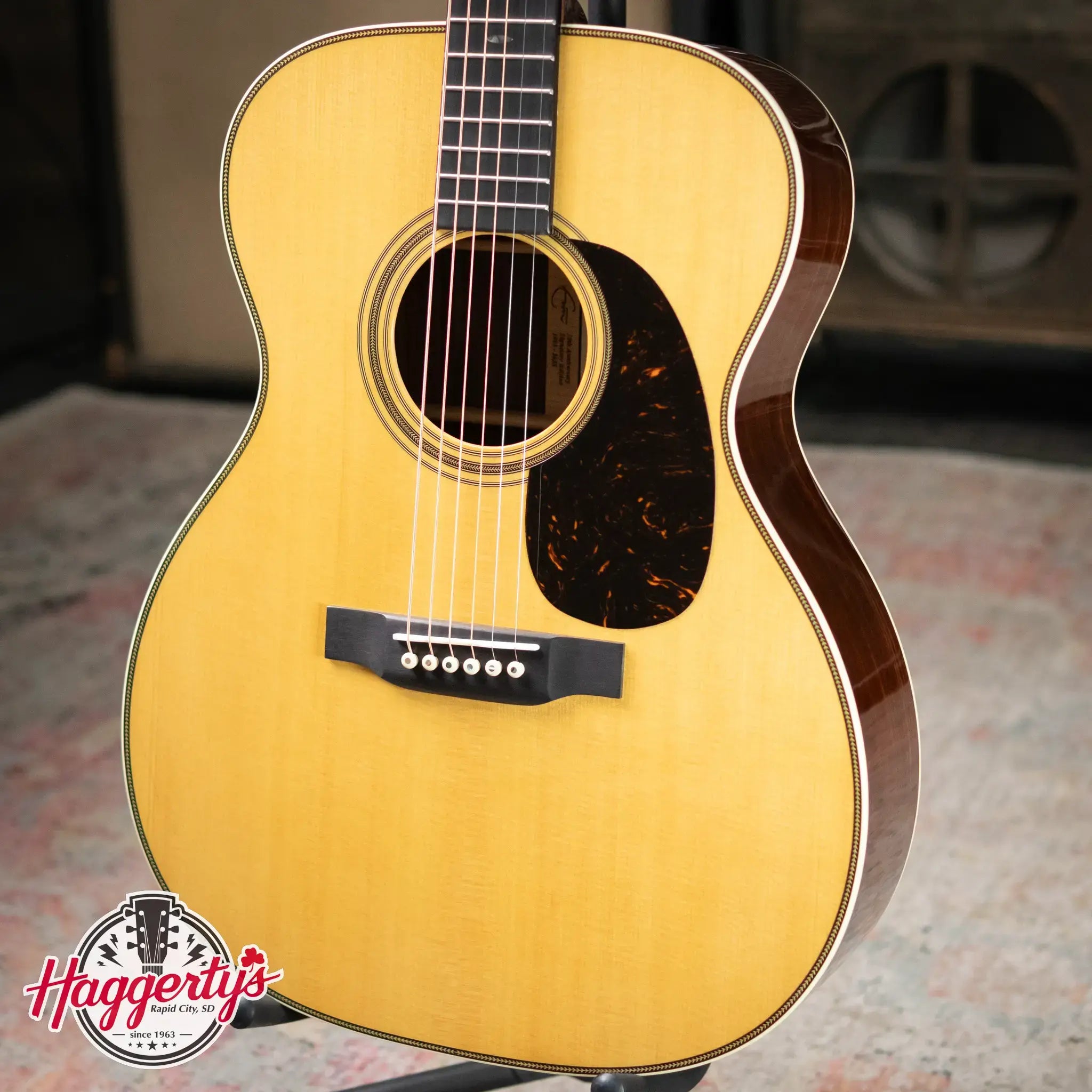Martin 000-EC Eric Clapton Signature 30th Anniversary Acoustic Guitar with Hardshell Case