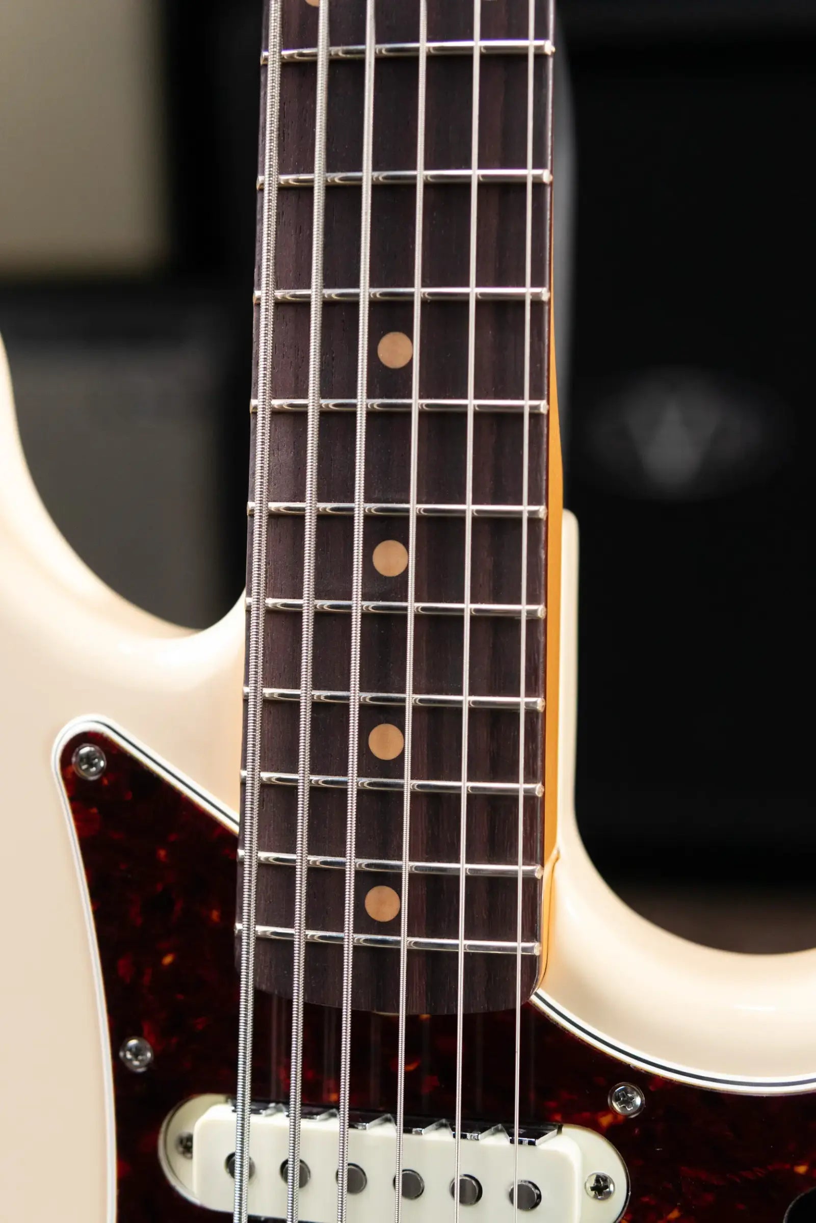 Fender Vintera III Early '60s Bass VI - Olympic White with Gig Bag