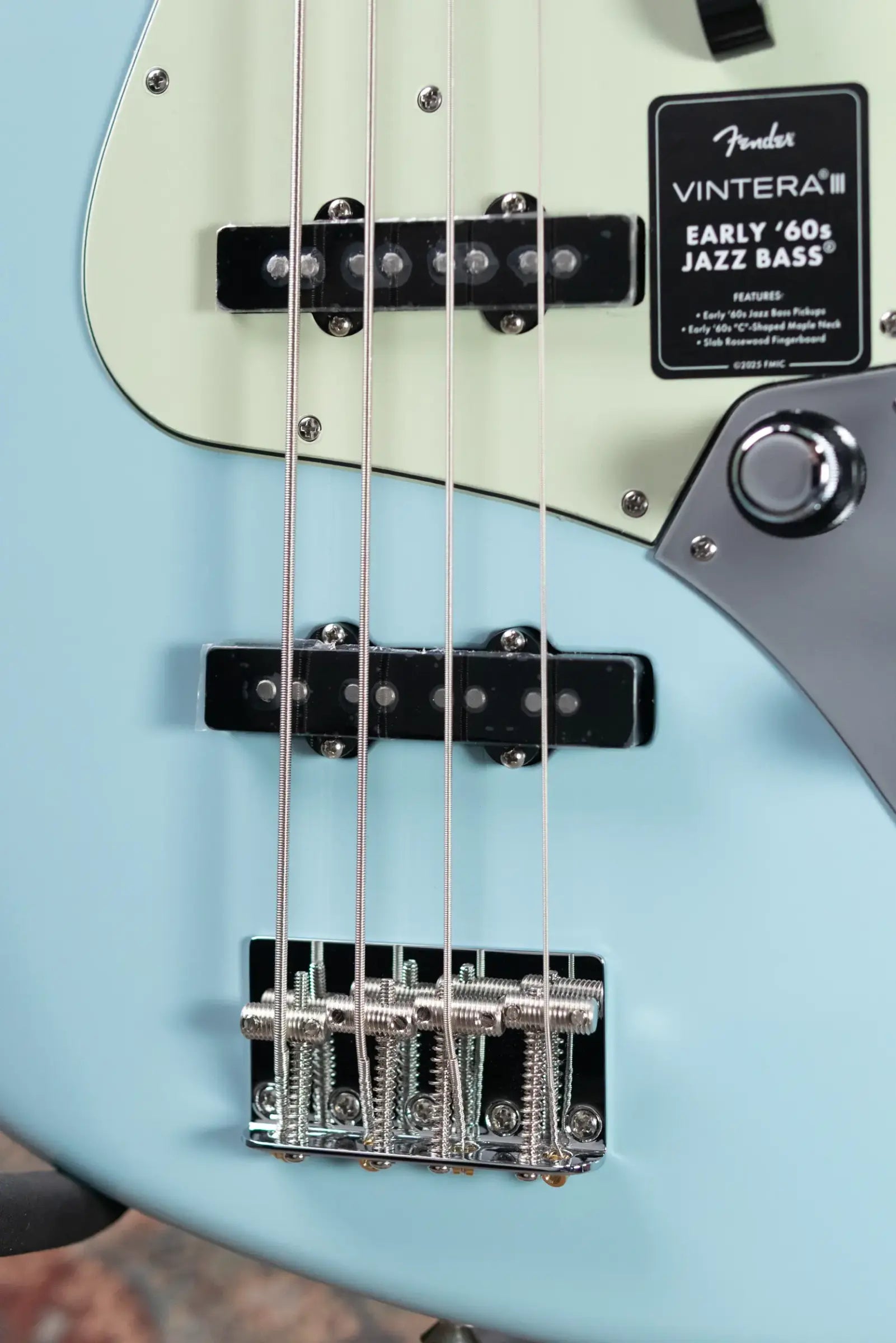 Fender Vintera III Early '60s Jazz Bass - Sonic Blue with Gig Bag