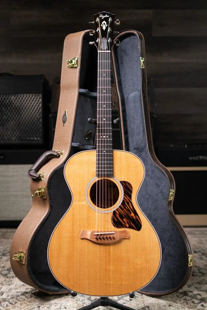 Taylor Gold Label 512e Grand Concert Acoustic/Electric Guitar - Natural with Hardshell Case