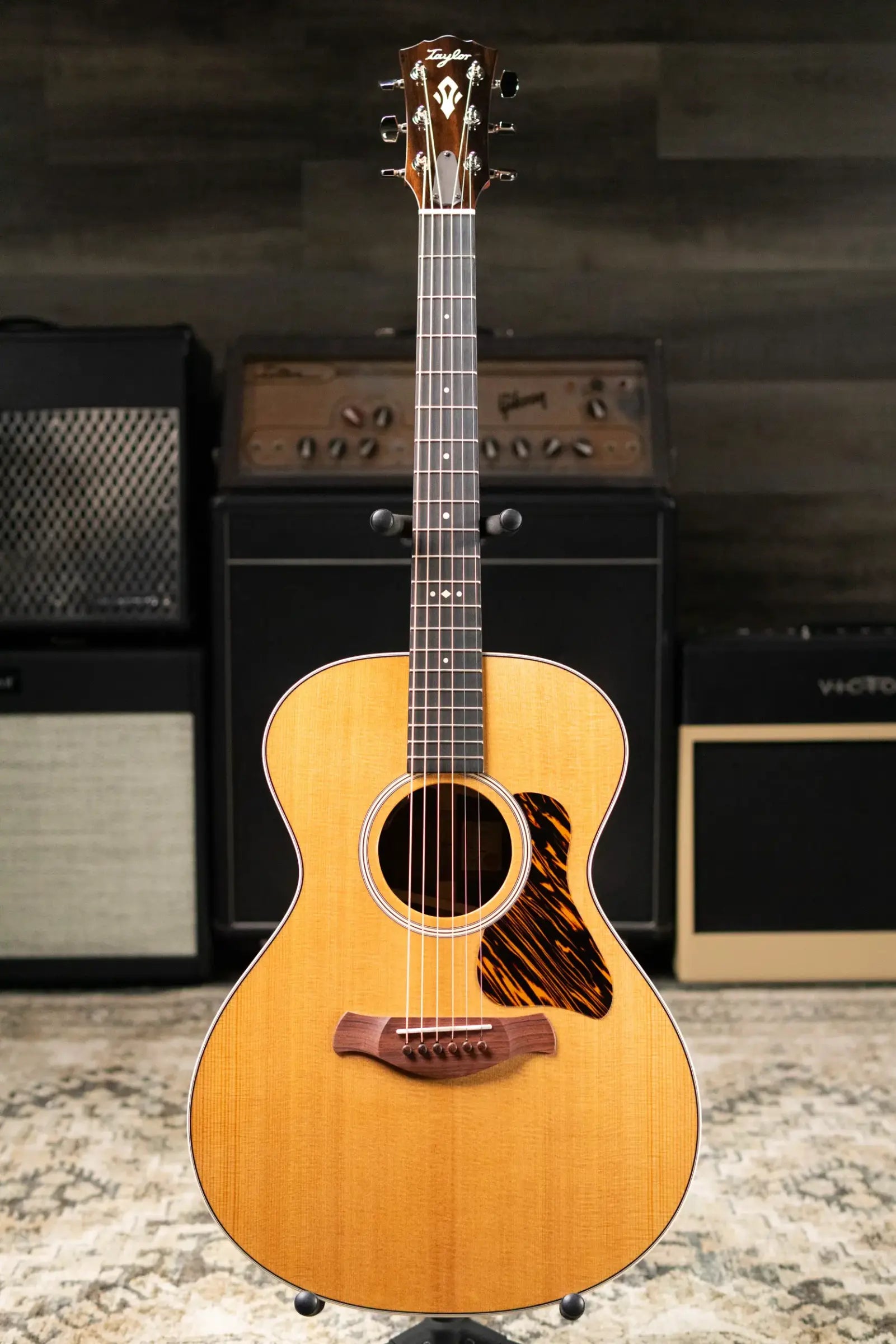 Taylor Gold Label 712e Grand Concert Acoustic/Electric Guitar - Natural with Hardshell Case