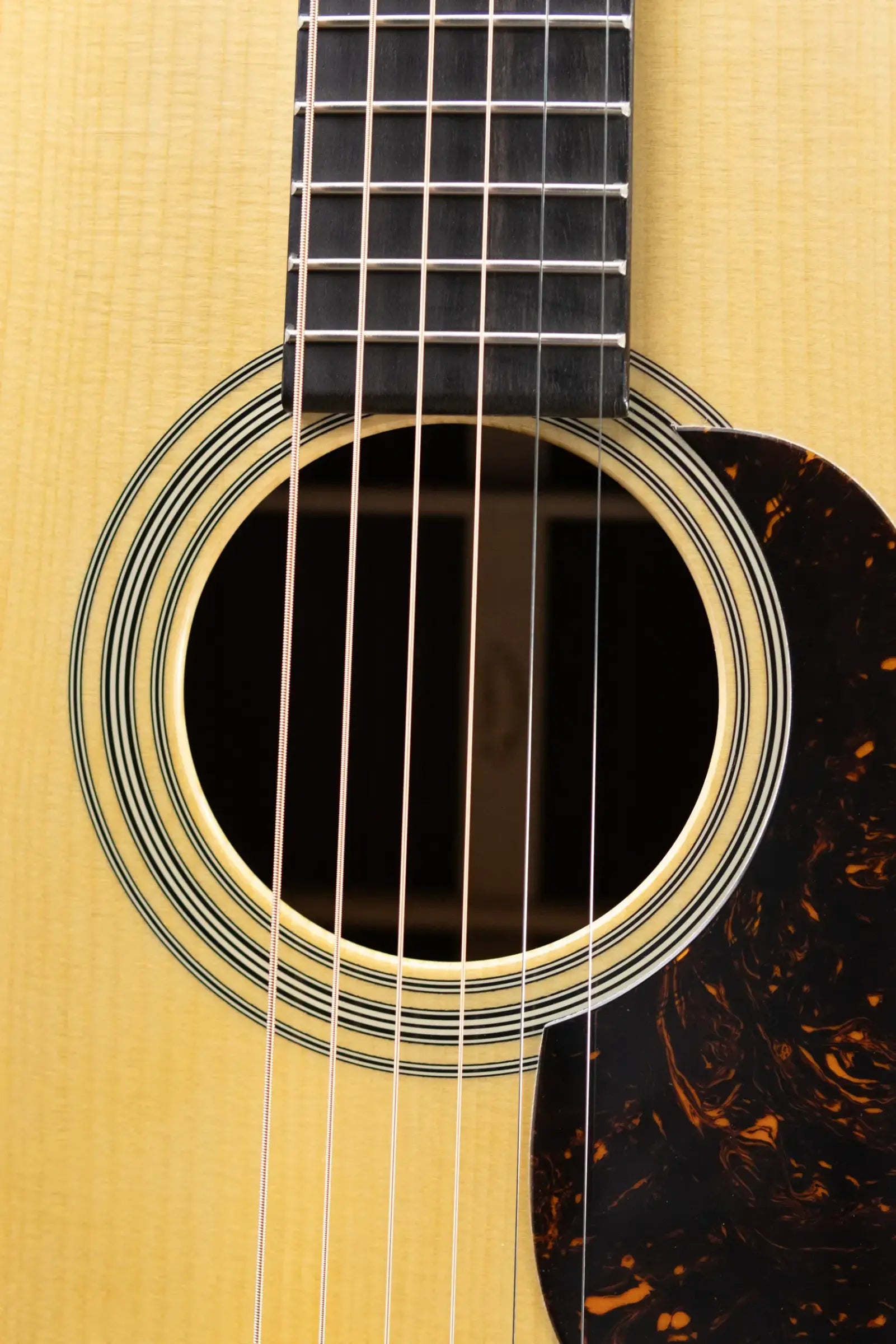 Martin Custom Shop 0-28 Limited Edition Acoustic Guitar with Hardshell Case