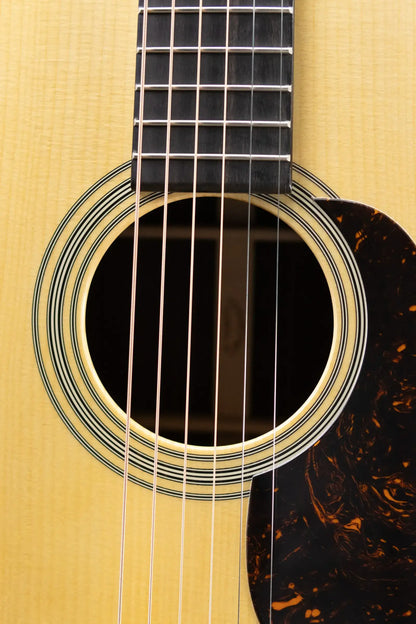 Martin Custom Shop 0-28 Limited Edition Acoustic Guitar with Hardshell Case
