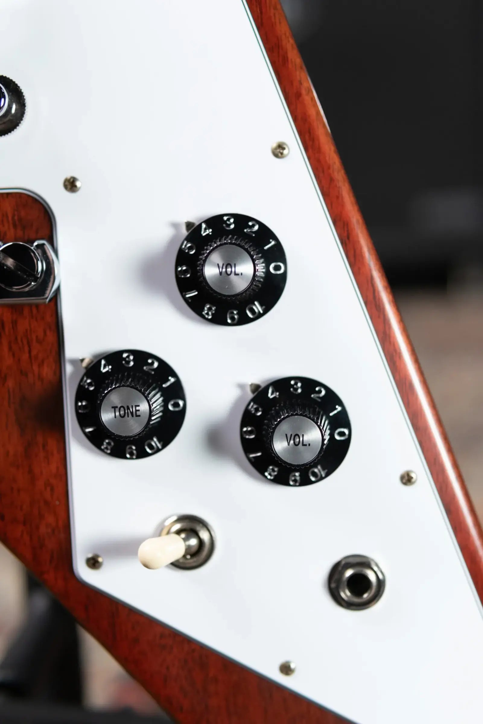 Gibson Custom Shop 1971 Flying V Medallion Reissue Electric Guitar - Medallion Cherry with Hardshell Case