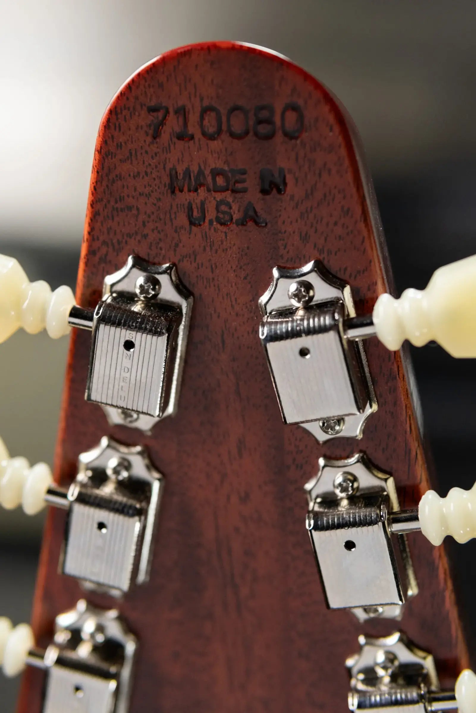 Gibson Custom Shop 1971 Flying V Medallion Reissue Electric Guitar - Medallion Cherry with Hardshell Case