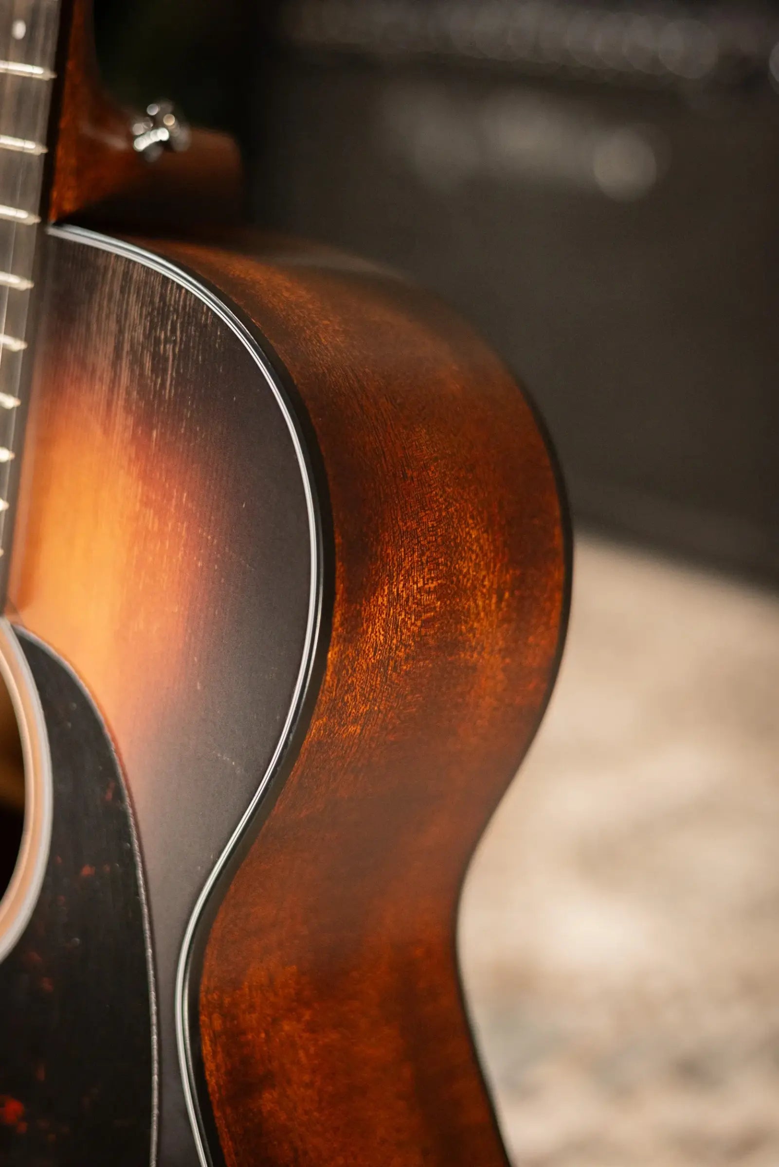Martin 00-10E Retro Joe Bonamassa Signature Acoustic/Electric Guitar - Burst with Gig Bag