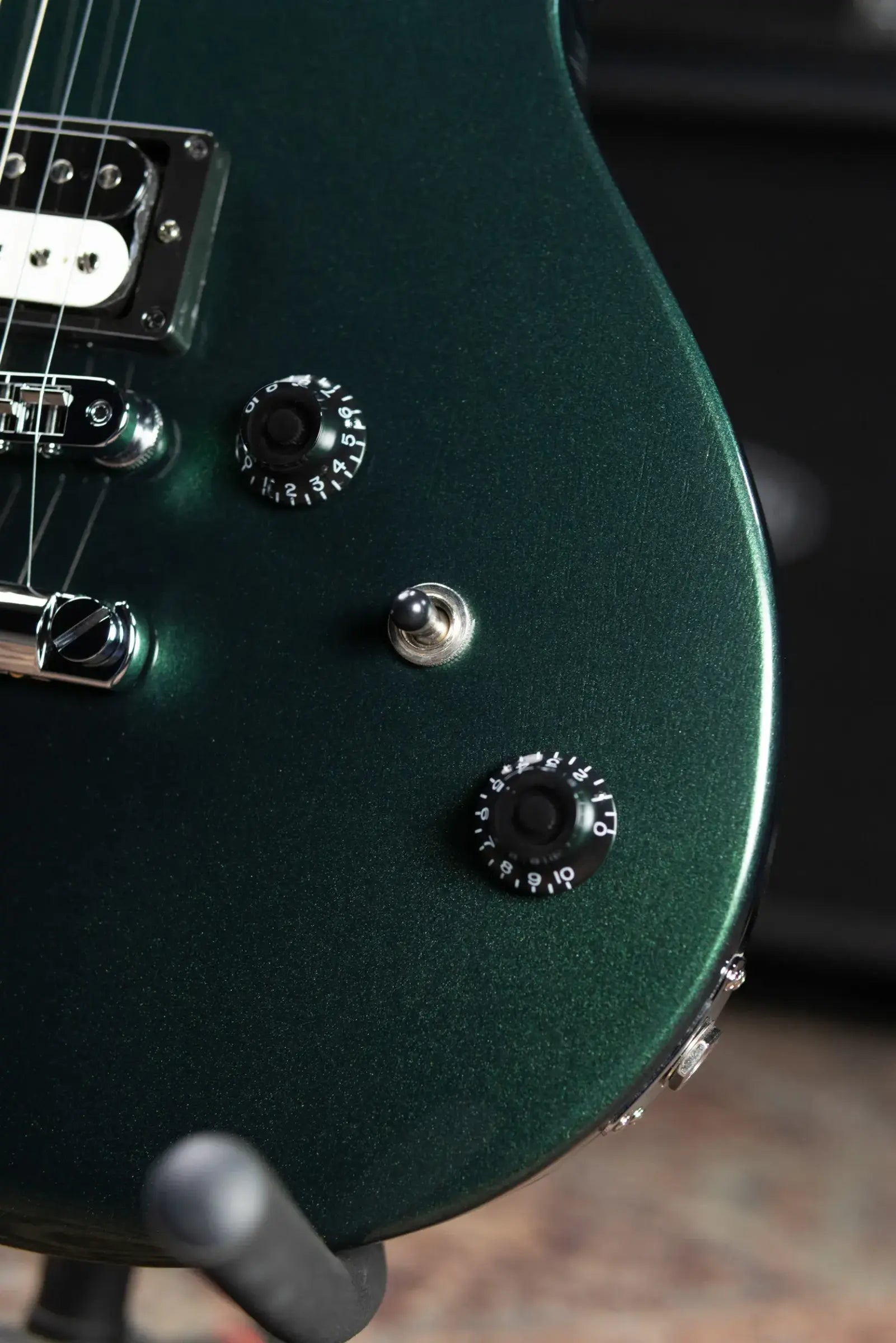 Gibson Victory Baritone Electric Guitar - British Racing Green with Hardshell Case