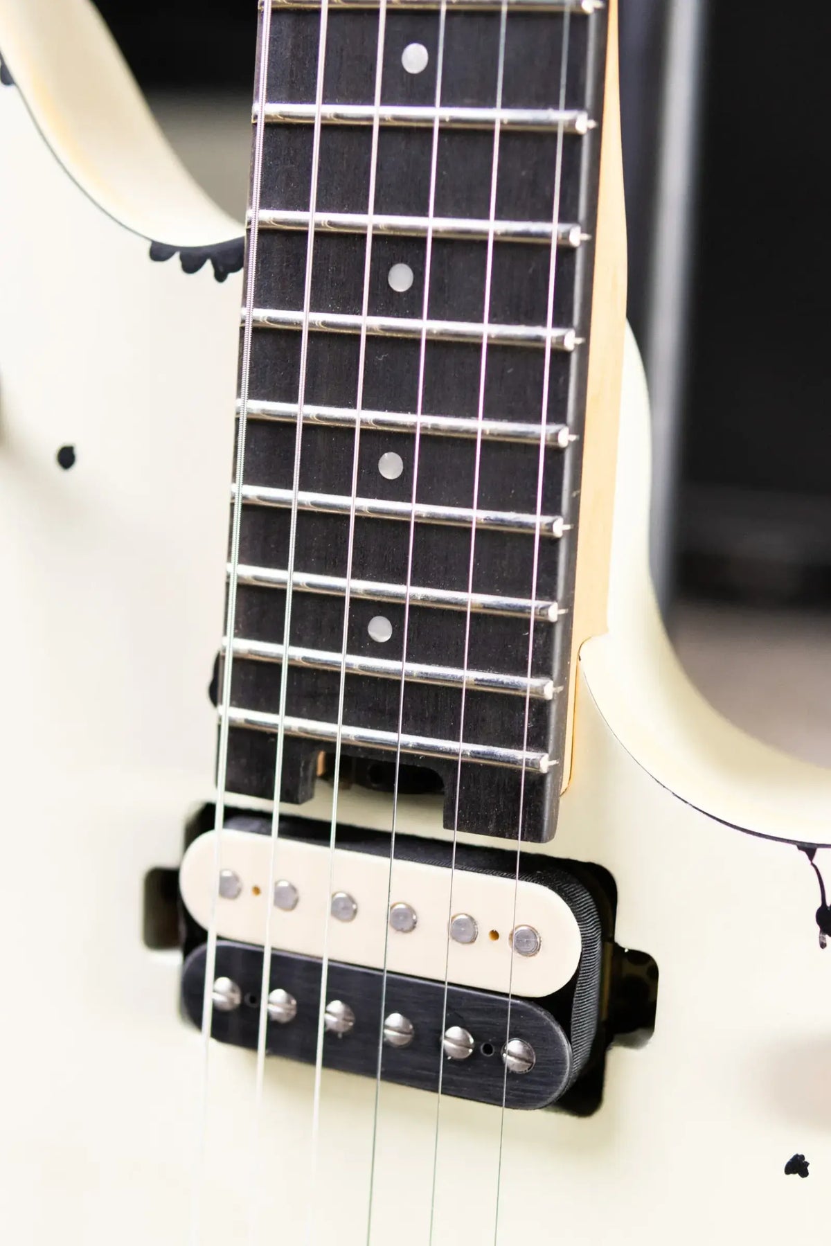 EVH Limited Edition Wolfgang Special Striped Series Electric Guitar - Distressed Ivory