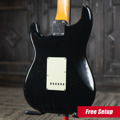 Fender Vintera II Road Worn '60s Stratocaster Electric Guitar, Maple Fingerboard - Black with Hardshell Case