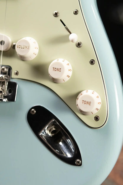 Fender Vintera II Road Worn '60s Stratocaster, Rosewood Fingerboard - Sonic Blue with Hardshell Case