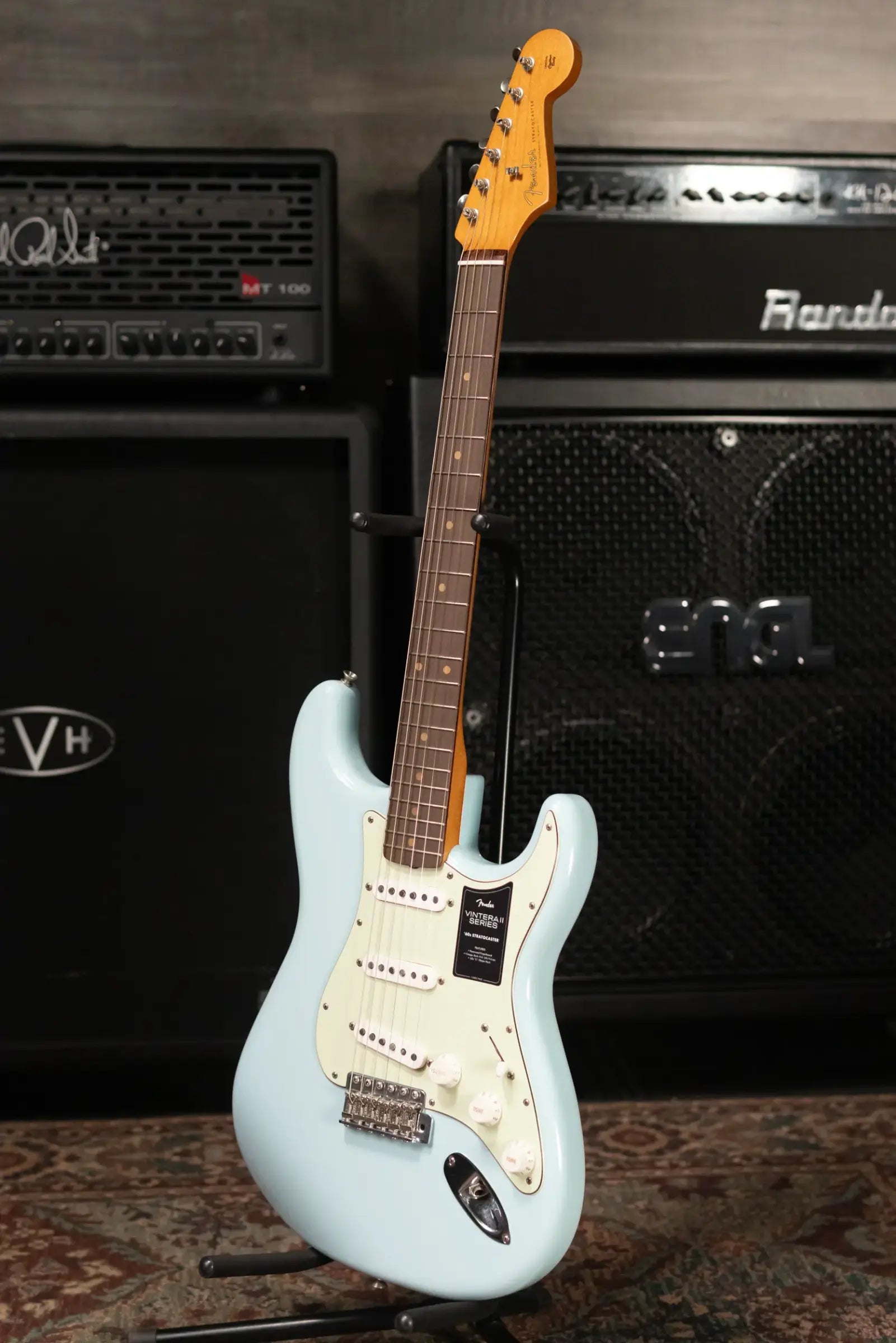 Fender Vintera II Road Worn '60s Stratocaster, Rosewood Fingerboard - Sonic Blue with Hardshell Case
