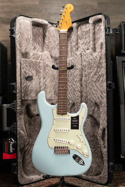 Fender Vintera II Road Worn '60s Stratocaster, Rosewood Fingerboard - Sonic Blue with Hardshell Case
