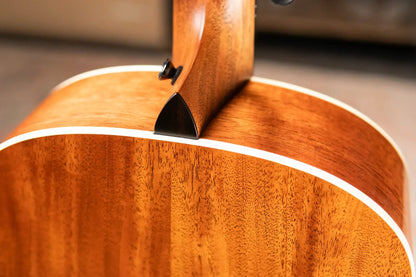 Taylor Gold Label 514e Super Auditorium Acoustic/Electric Guitar - Sunburst with Cream Pickguard and Hardshell Case