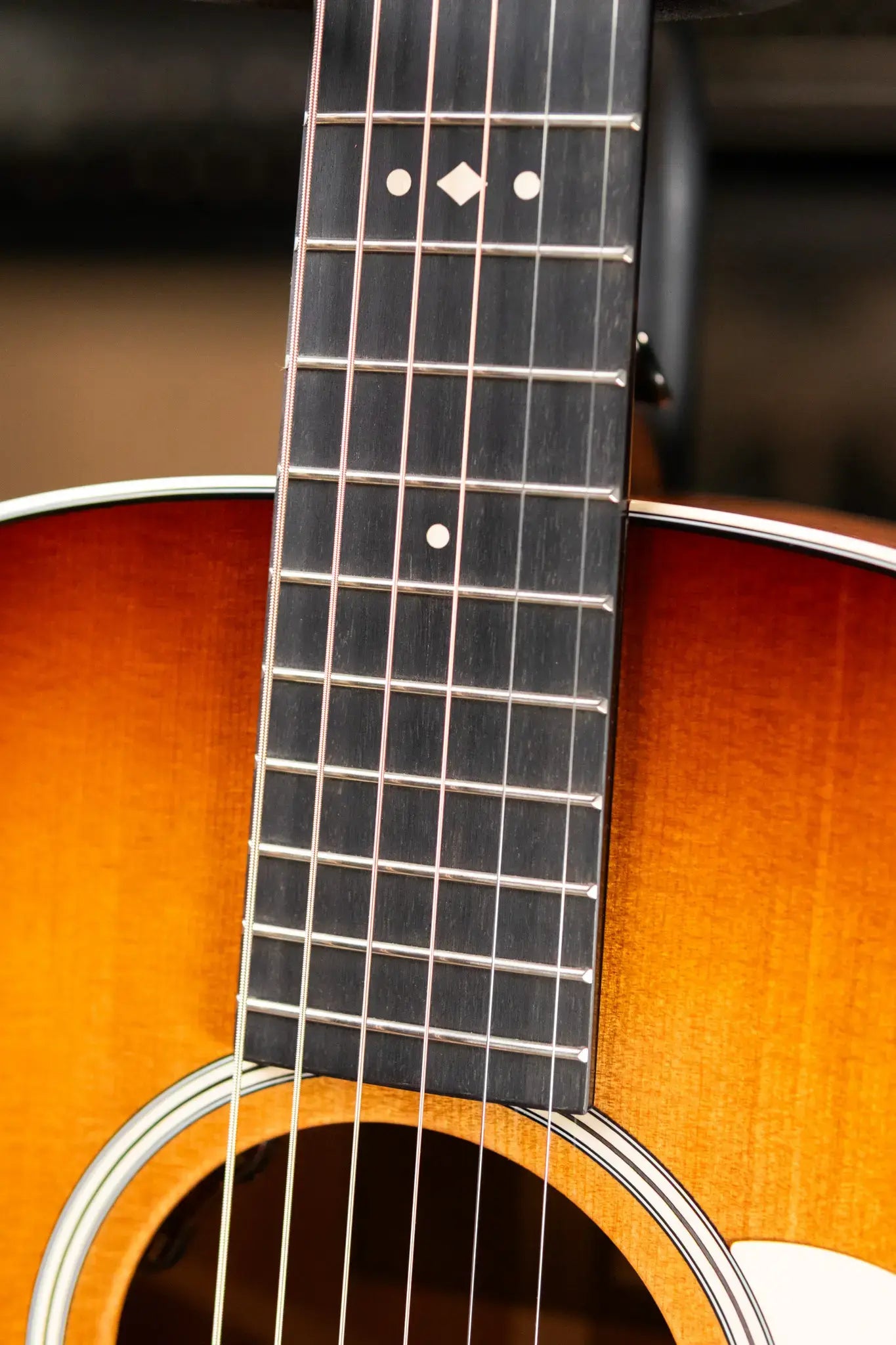 Taylor Gold Label 514e Super Auditorium Acoustic/Electric Guitar - Sunburst with Cream Pickguard and Hardshell Case