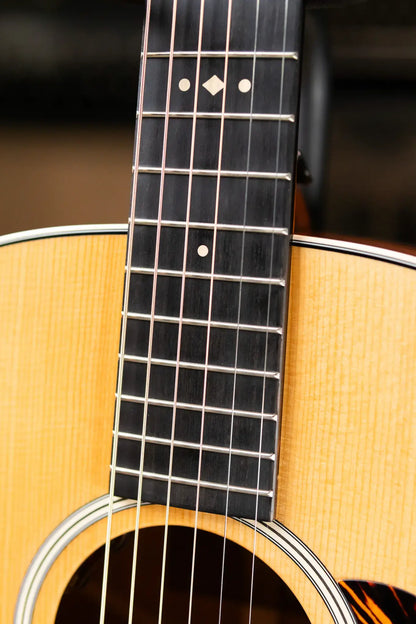 Taylor Gold Label 514e Super Auditorium Acoustic/Electric Guitar with Hardshell Case