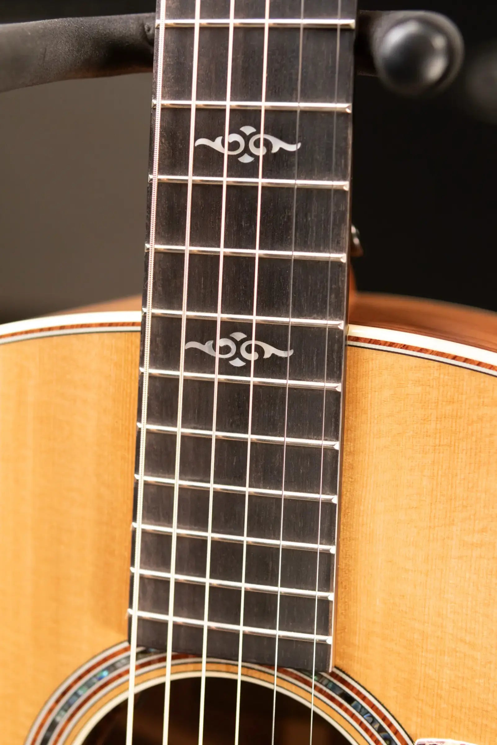 Taylor Gold Label 817e Grand Pacific Acoustic/Electric Guitar - Natural Top with Hardshell Case