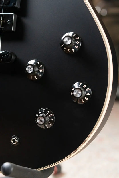 EVH SA-126 Special - Stealth Black with Hardshell Case