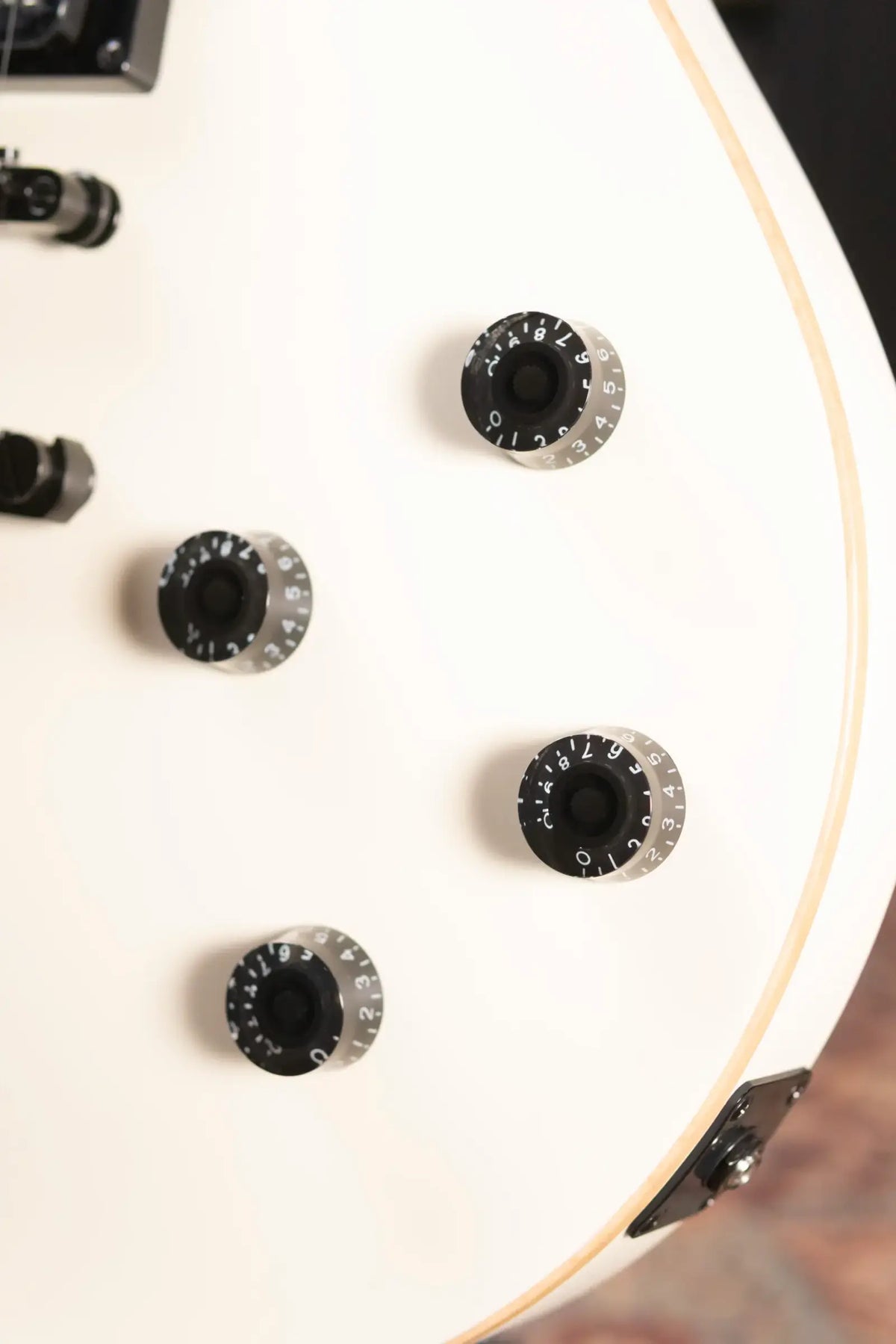 EVH SA-126 Standard Semi-Hollow Electric Guitar - Satin Vintage White - Demo