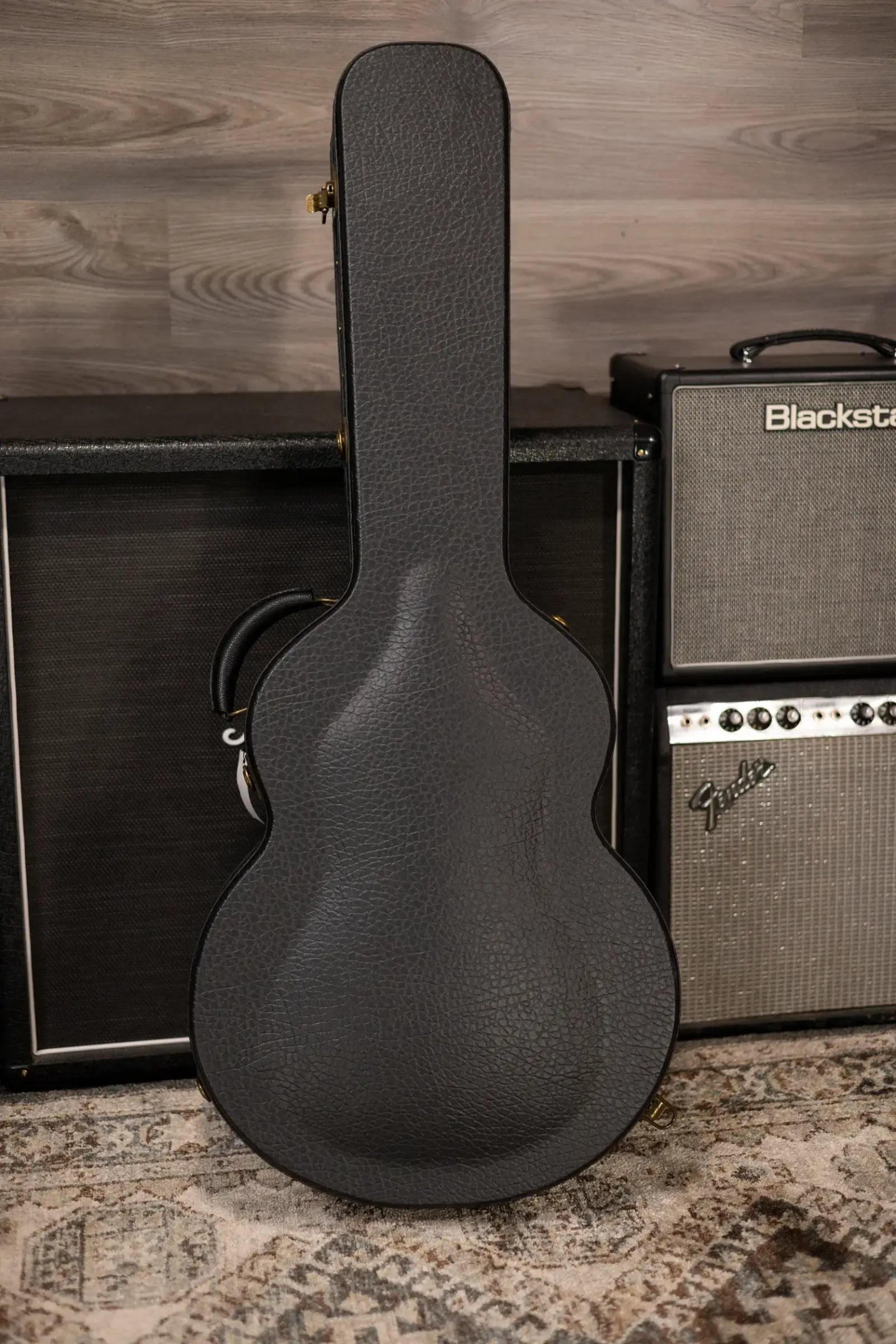 Eastman AC330E-CLA Jumbo Acoustic/Electric Guitar - Classic with Hardshell Case