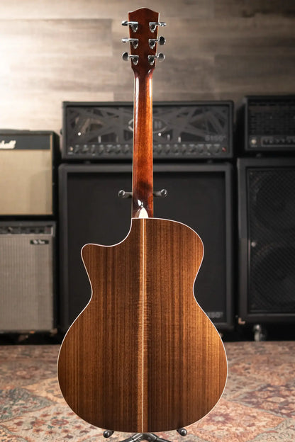 Eastman AC422CE-AE Acoustic/Electric Guitar with Hardshell Case