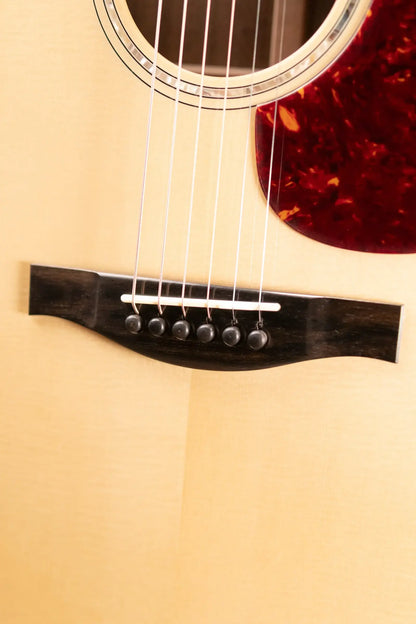 Eastman AC422CE-AE Acoustic/Electric Guitar with Hardshell Case