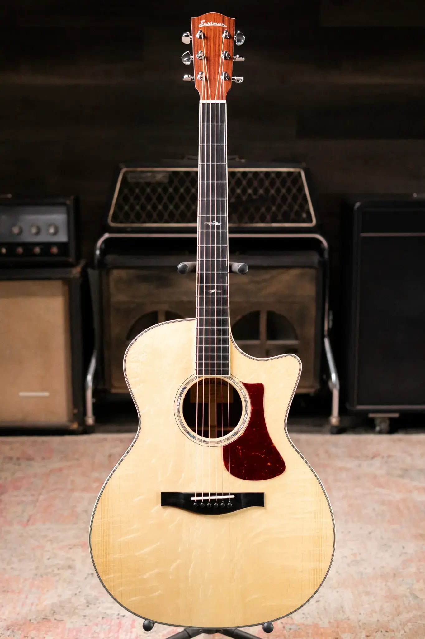 Eastman AC422CE Grand Auditorium Acoustic/Electric Guitar with Hardshell Case