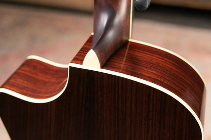 Eastman AC422CE Grand Auditorium Acoustic/Electric Guitar with Hardshell Case