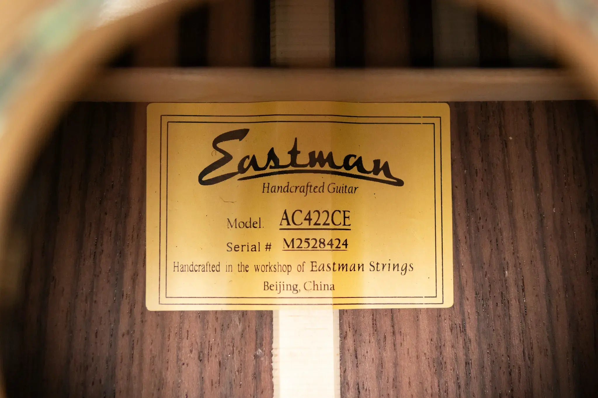 Eastman AC422CE Grand Auditorium Acoustic/Electric Guitar with Hardshell Case