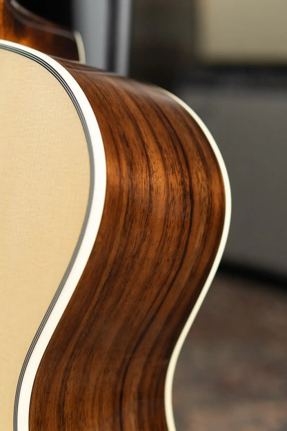 Eastman AC422LCE Left-Handed Grand Auditorium Acoustic/Electric Guitar with Hardshell Case