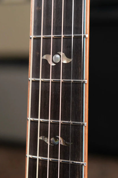 Eastman AC522CE-GB Grand Auditorium Acoustic/Electric Guitar - Goldburst with Hardshell Case