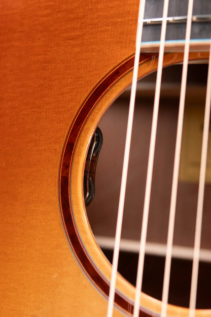 Eastman AC522CE-GB Grand Auditorium Acoustic/Electric Guitar - Goldburst with Hardshell Case