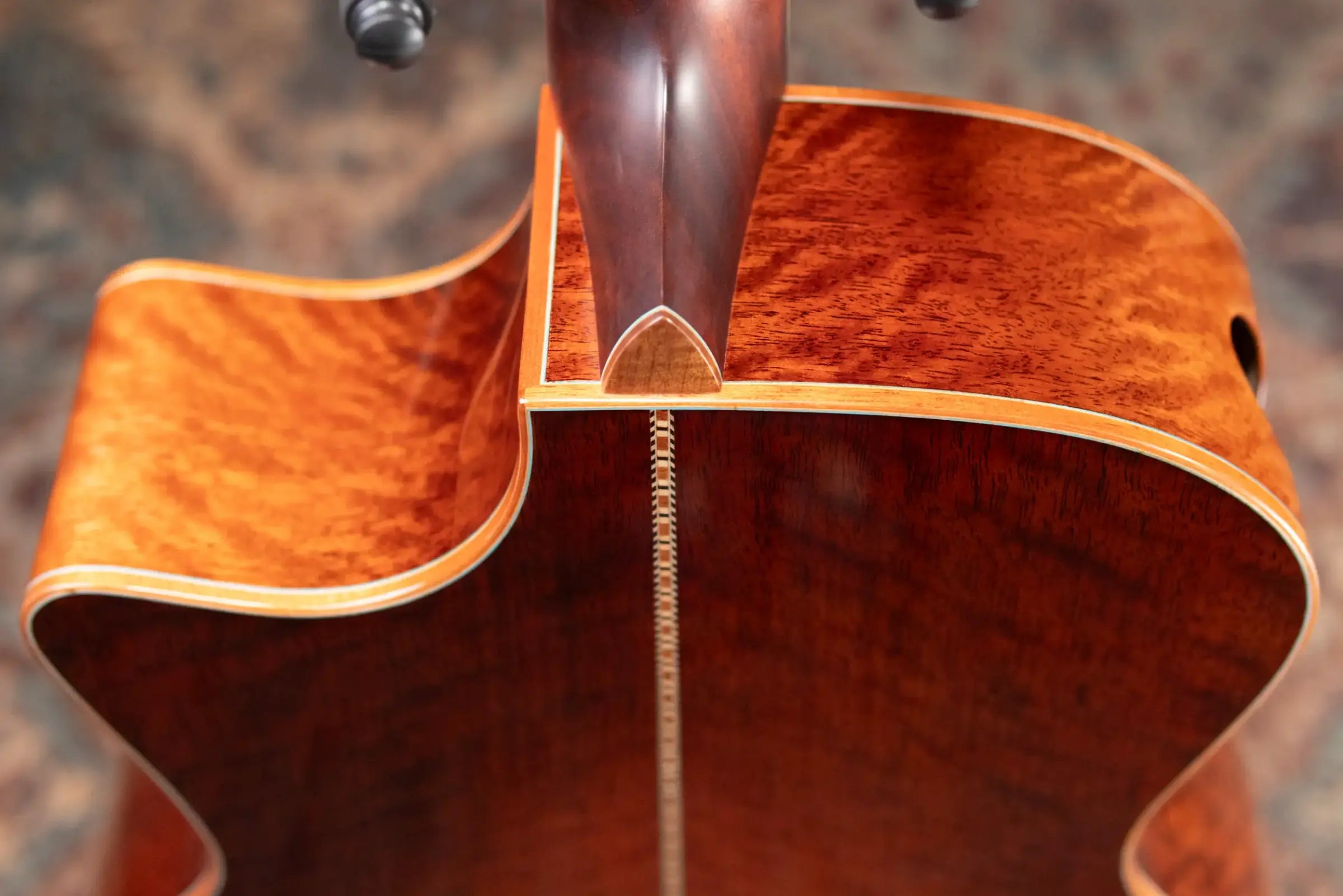 Eastman AC522CE-GB Grand Auditorium Acoustic/Electric Guitar - Goldburst with Hardshell Case