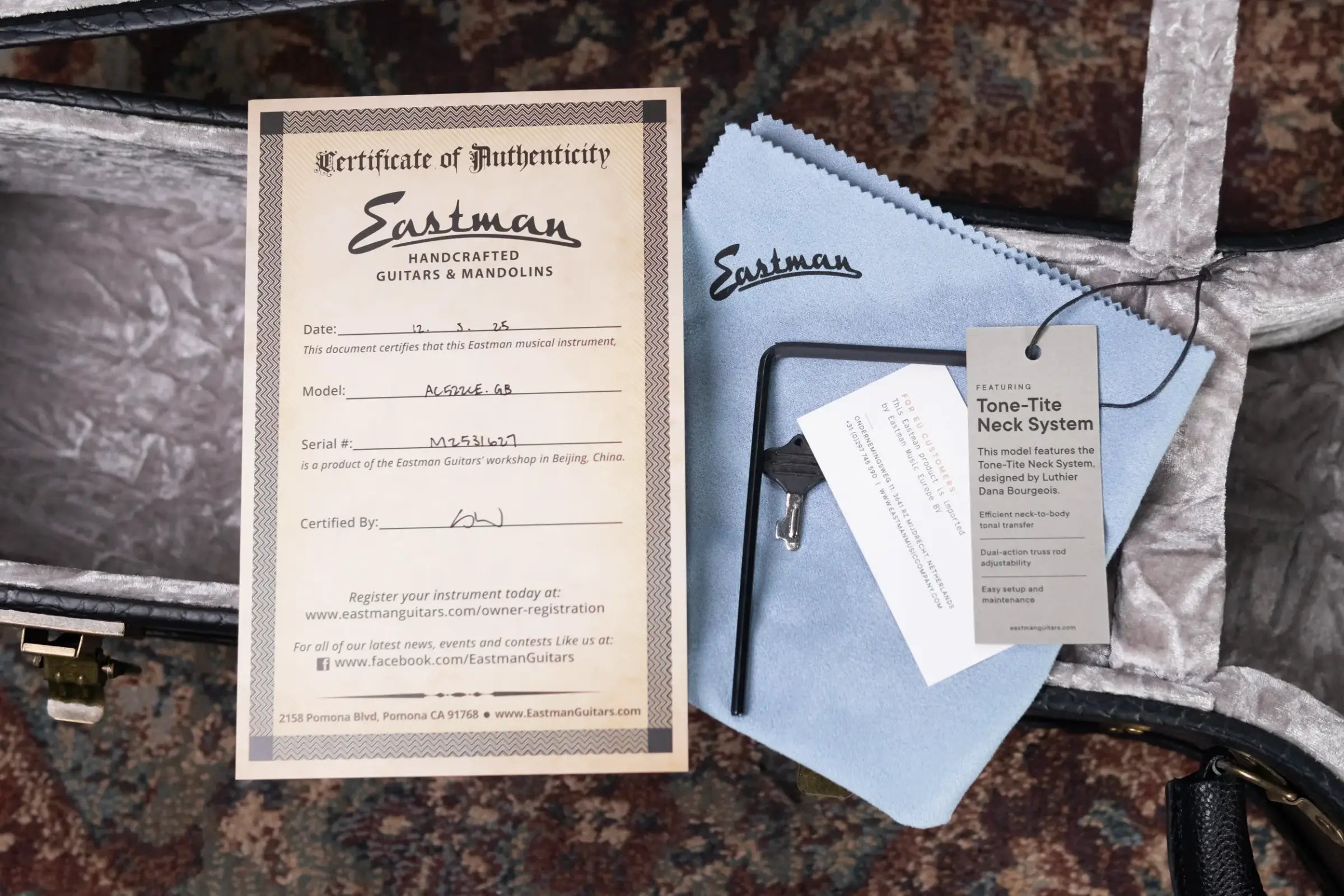 Eastman AC522CE-GB Grand Auditorium Acoustic/Electric Guitar - Goldburst with Hardshell Case