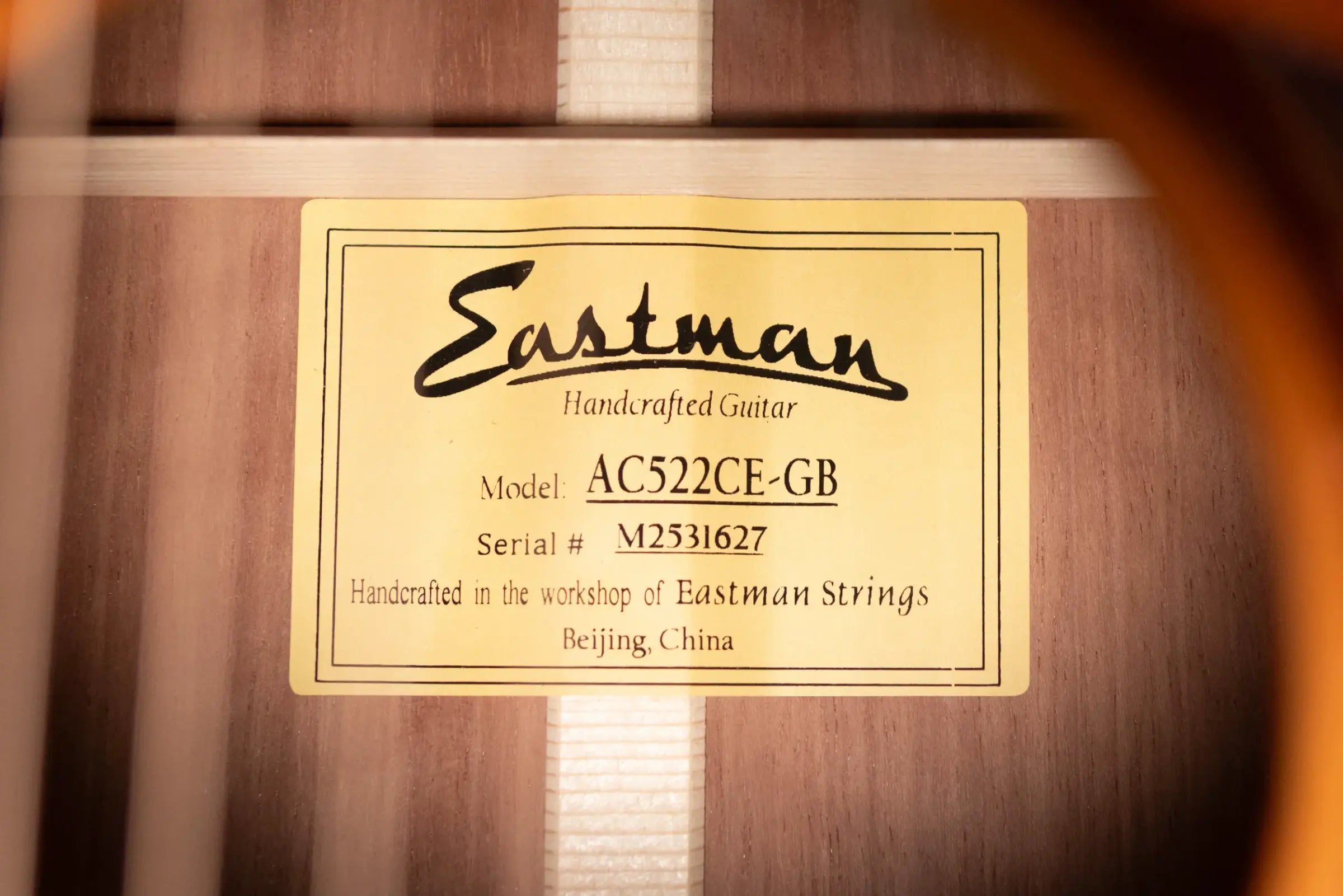 Eastman AC522CE-GB Grand Auditorium Acoustic/Electric Guitar - Goldburst with Hardshell Case