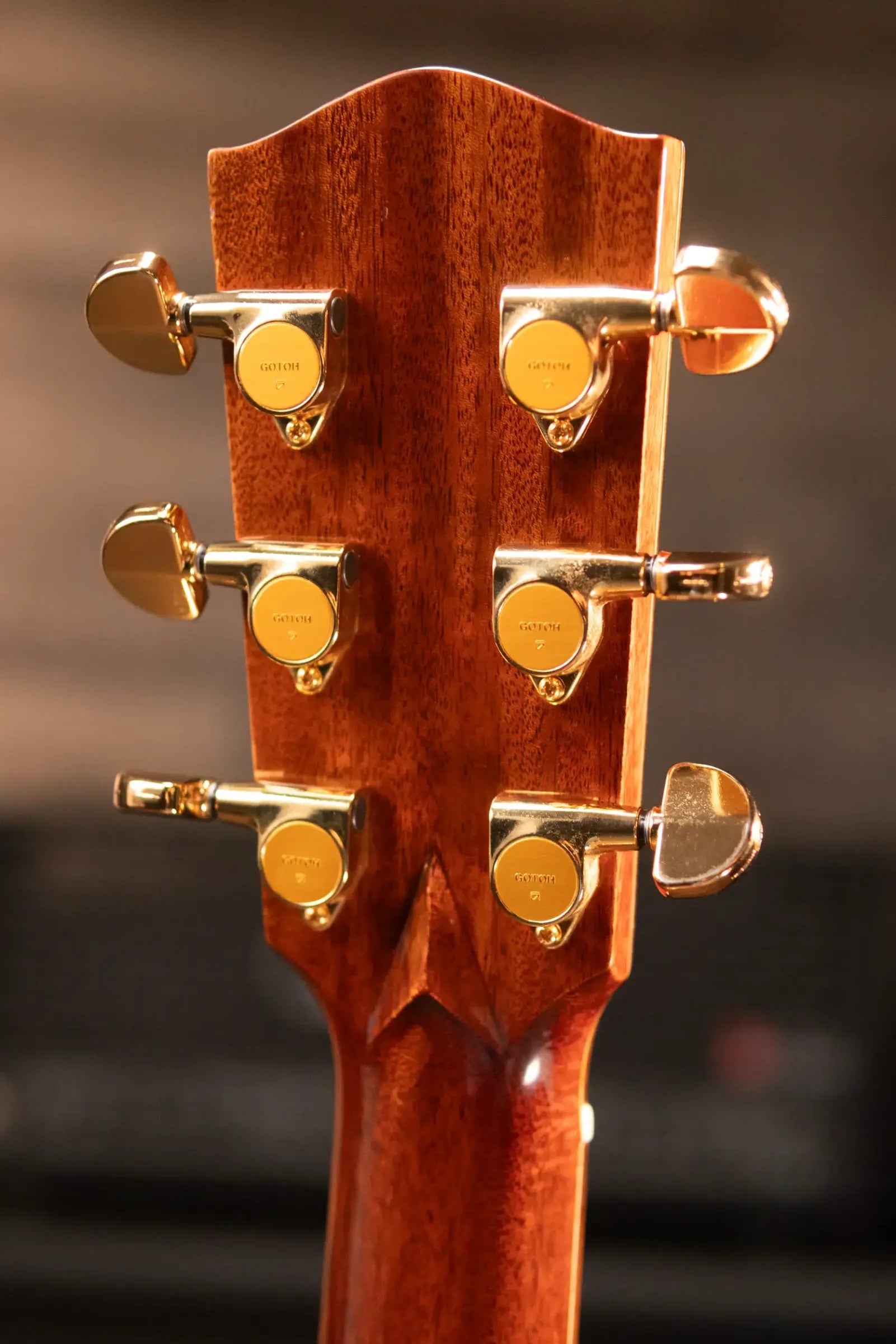 Eastman AC522ce Mahogany/Spruce Acoustic-Electric Guitar with Hardshell Case - Used