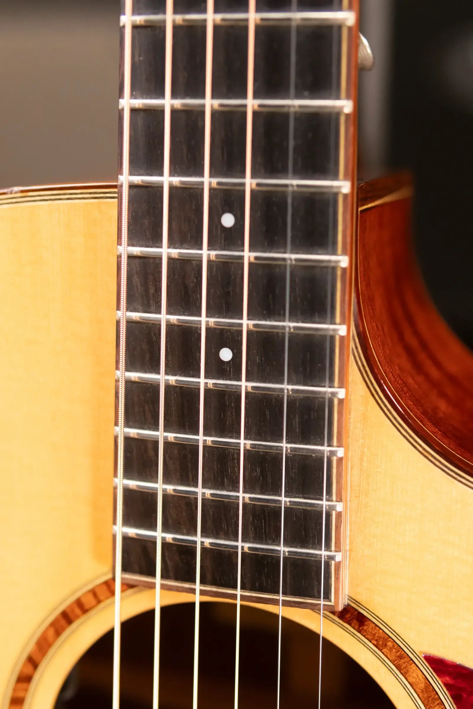 Eastman AC522ce Mahogany/Spruce Acoustic-Electric Guitar with Hardshell Case - Used