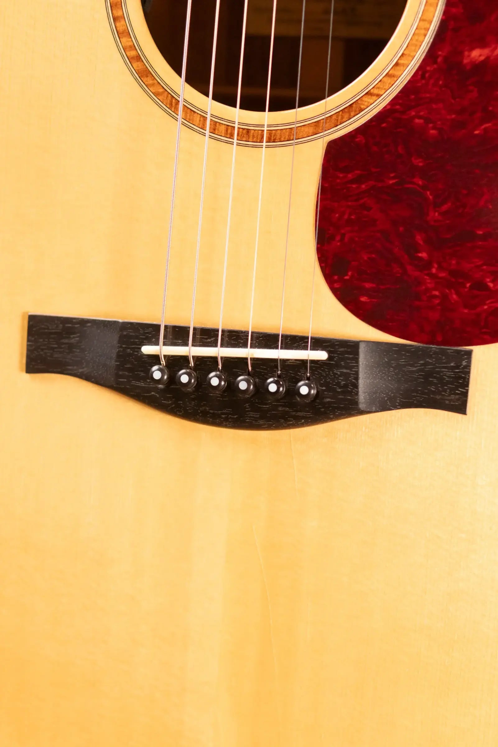 Eastman AC522ce Mahogany/Spruce Acoustic-Electric Guitar with Hardshell Case - Used