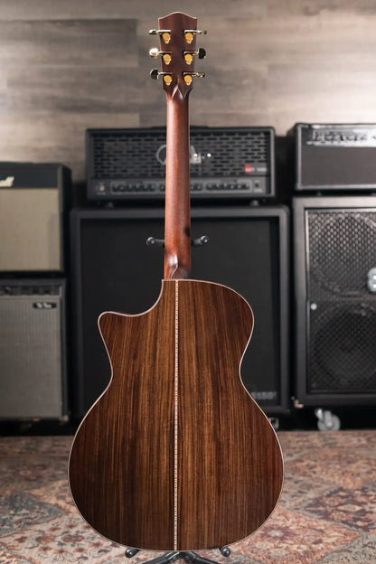 Eastman AC722ce Grand Auditorium Acoustic/Electric Guitar with Hardshell Case