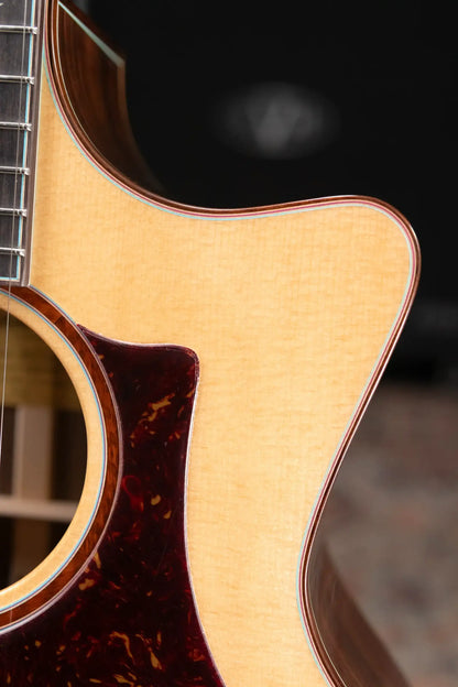 Eastman AC722ce Grand Auditorium Acoustic/Electric Guitar with Hardshell Case