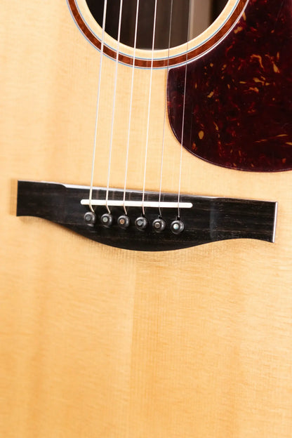 Eastman AC722ce Grand Auditorium Acoustic/Electric Guitar with Hardshell Case