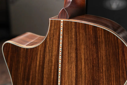 Eastman AC722ce Grand Auditorium Acoustic/Electric Guitar with Hardshell Case