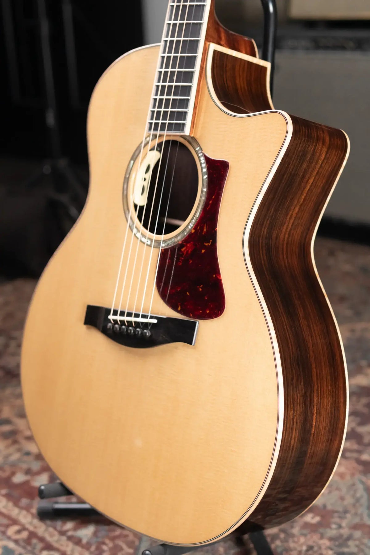 Eastman AC822CE-FF Fan Fret Grand Auditorium Acoustic/Electric Guitar with Hardshell Case
