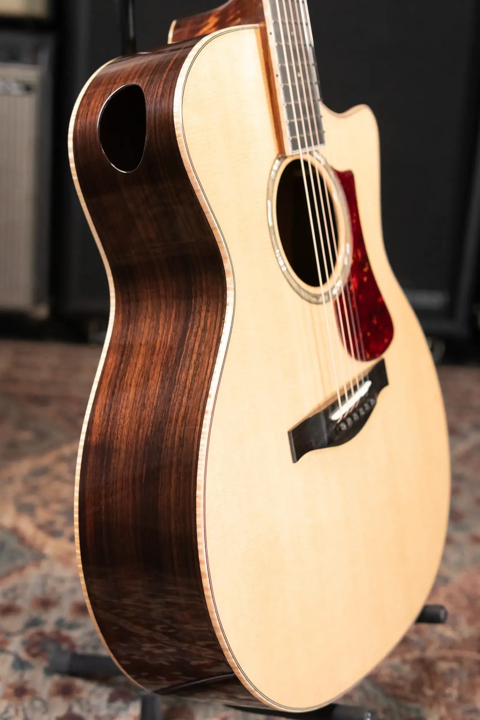 Eastman AC822CE-FF Fan Fret Grand Auditorium Acoustic/Electric Guitar with Hardshell Case