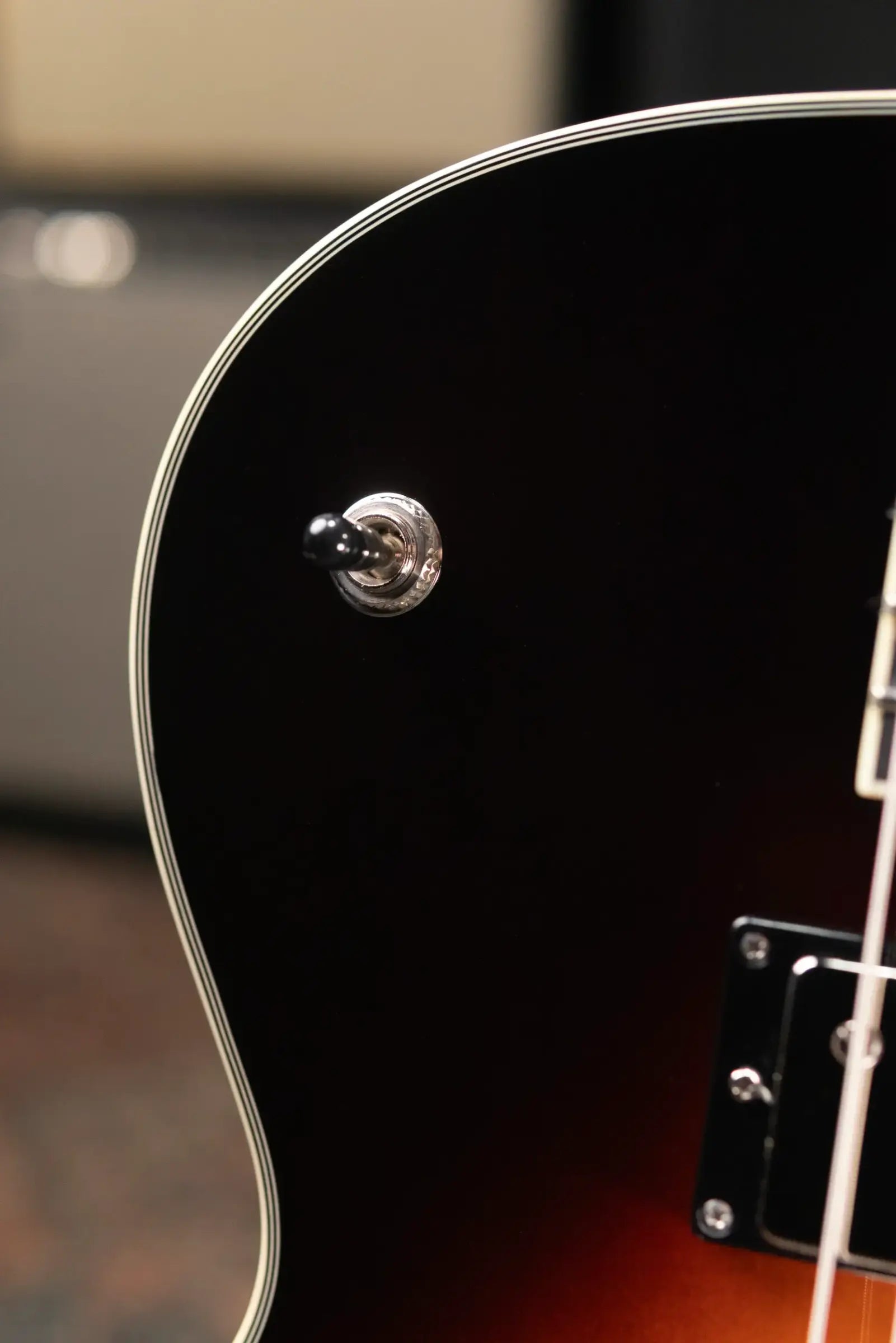 Eastman AR372CE-SB Kent Armstrong Signature 16" Archtop Electric Guitar - Sunburst