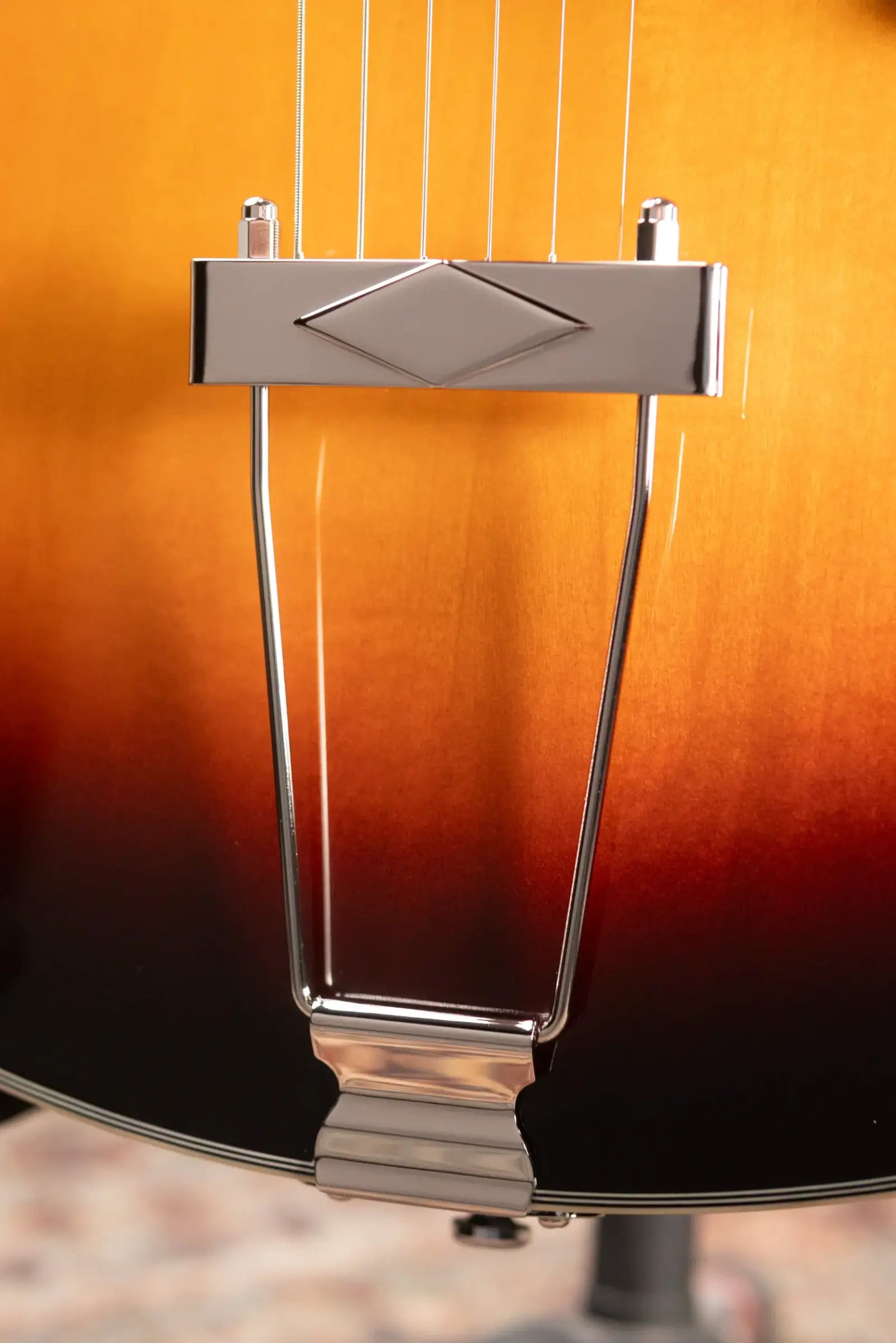 Eastman AR372CE-SB Kent Armstrong Signature 16" Archtop Electric Guitar - Sunburst