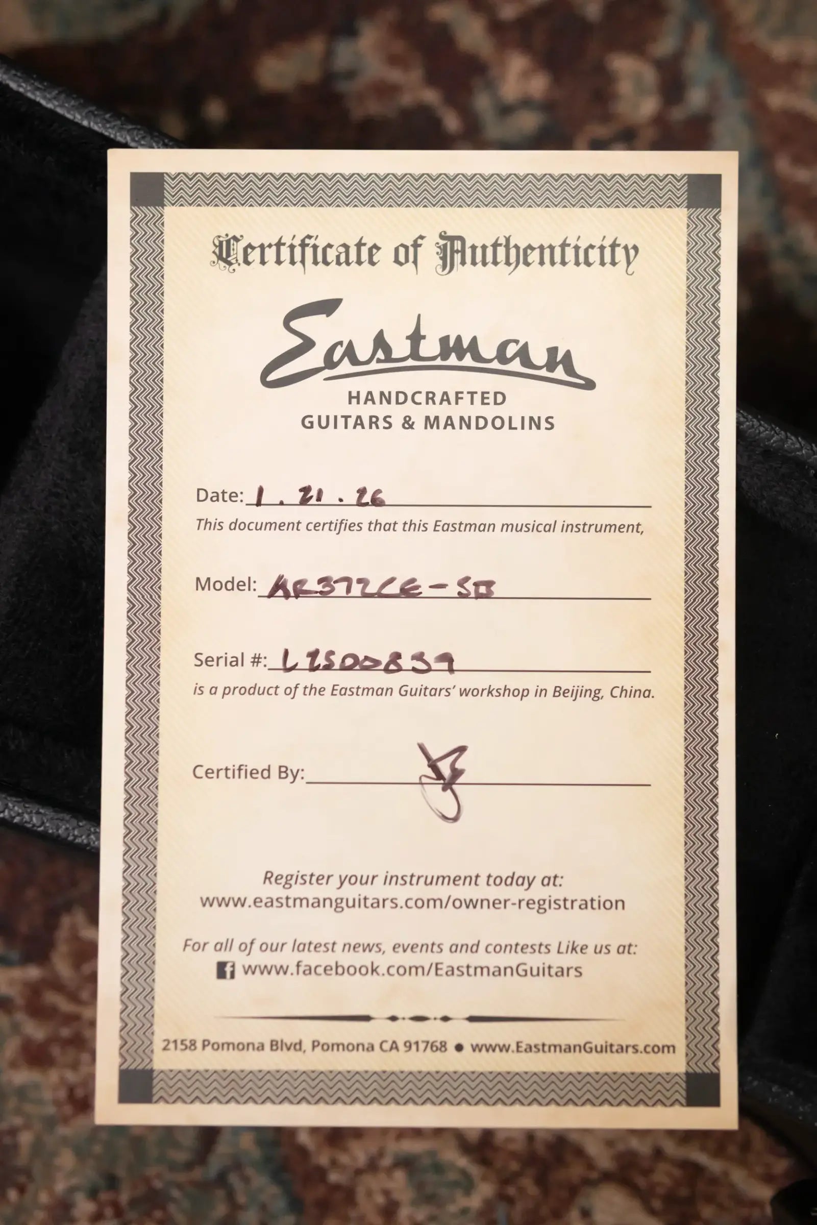 Eastman AR372CE-SB Kent Armstrong Signature 16" Archtop Electric Guitar - Sunburst